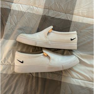 Nike slip on shoes